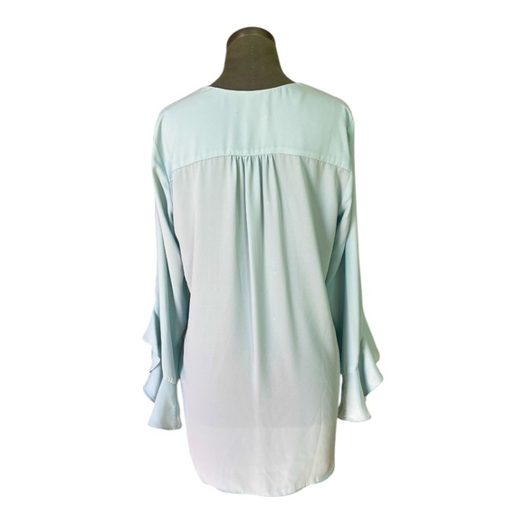 NWT Women’s Blouse Karen Kane Asymmetrical Teal Crepe Rushed Sleeve V-Neck Top - Picture 6 of 9